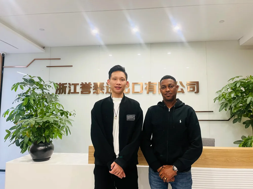 Customer visits and moments shared with the Yutai team. 2